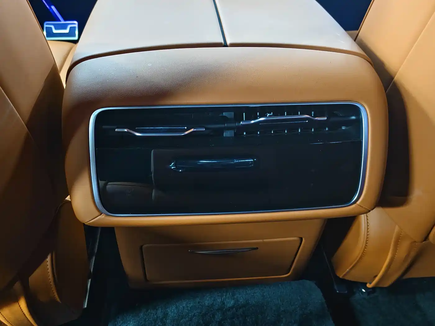 TANK TANK 700 NEW ENERGY