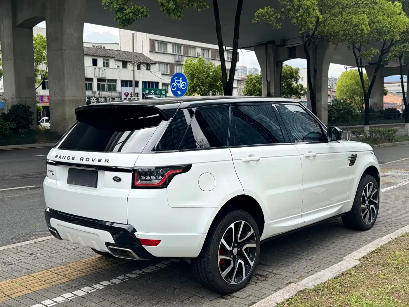 Land Rover Range Rover Sport 2020 3.0 L6 HSE DYNAMIC фото 16