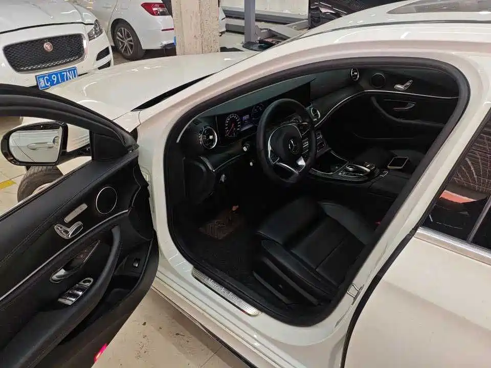 Mercedes-Benz E-Class 2018 Facelift E 200 L Sport фото 4