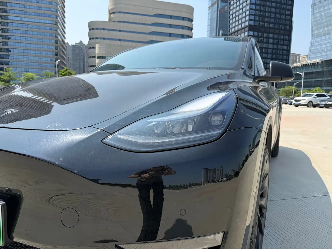 TESLA MODEL Y