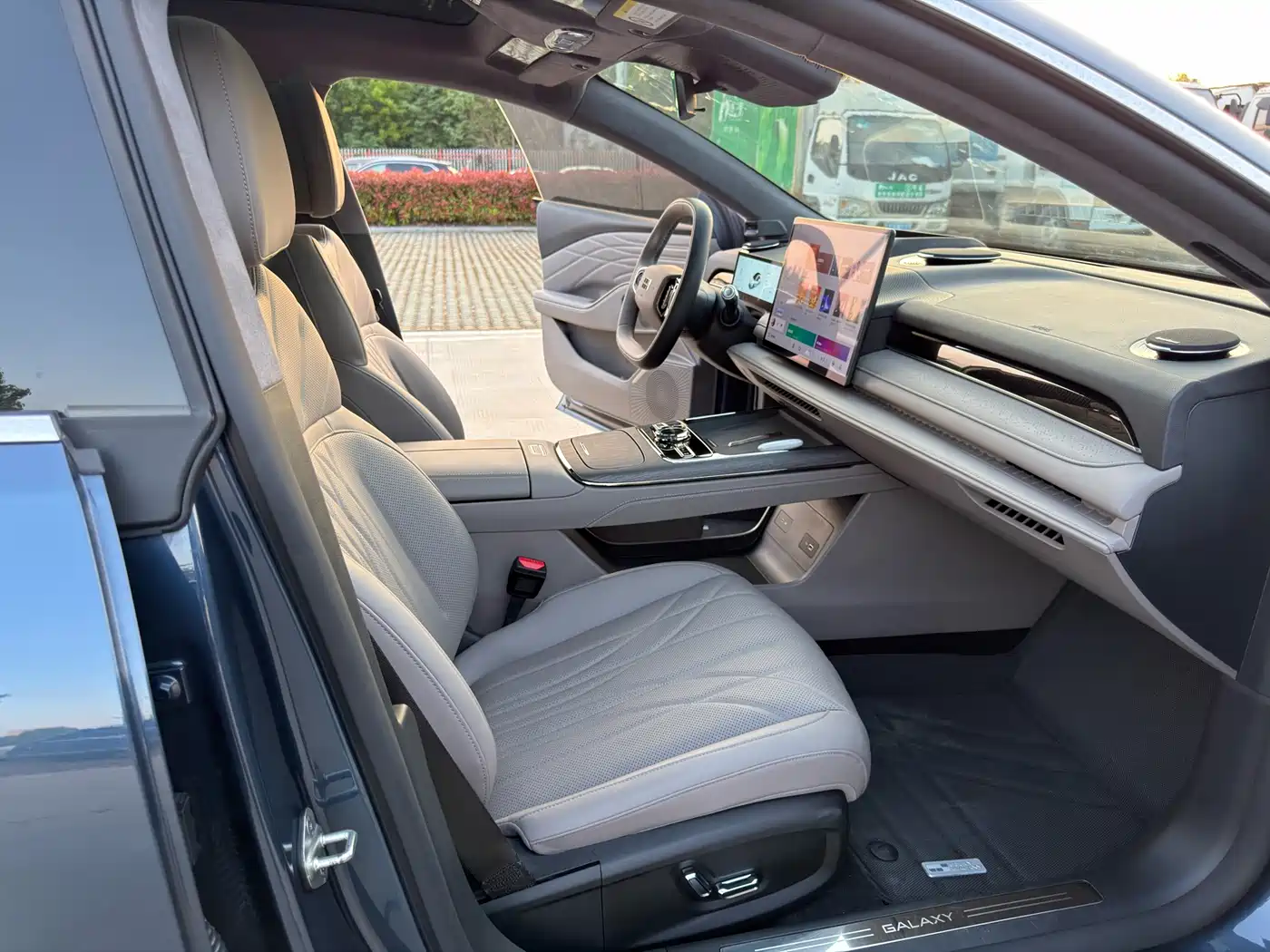 Geely Galaxy Galaxy Xingyao 8 2025 130km EM-P Starship Edition фото 13