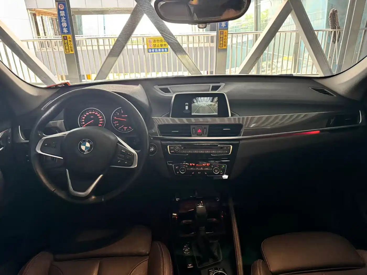 BMW X1 2018 xDrive20Li Premium Model фото 6