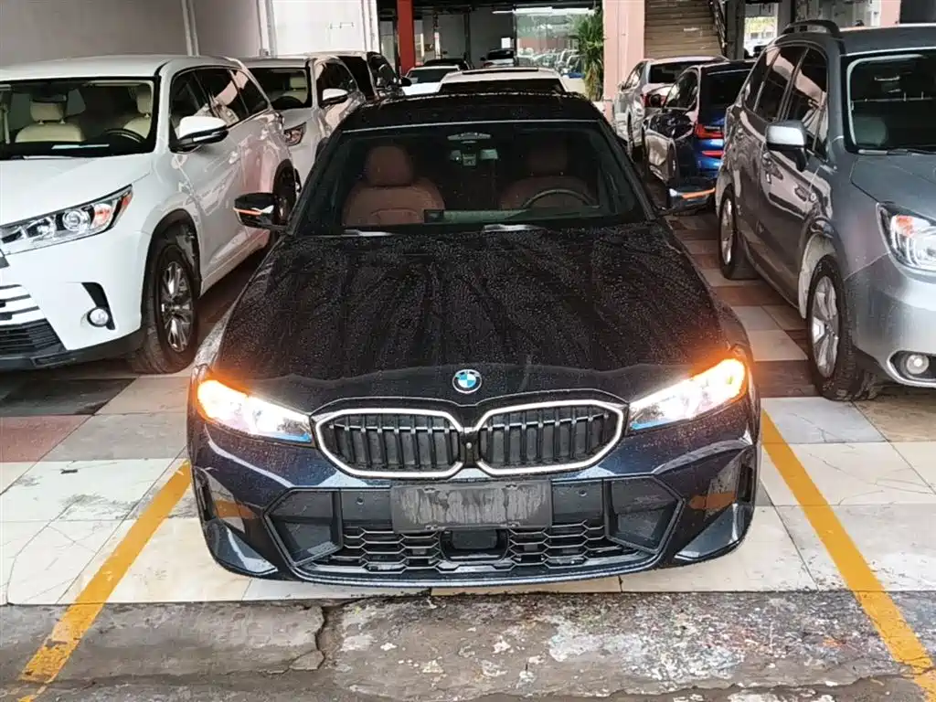 BMW 3 Series 2025 330Li Premium M Sport Night Edition фото 3