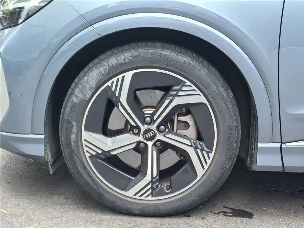 Audi Q4 e-tron 2023 2023 50 e-tron quattro Creation Edition