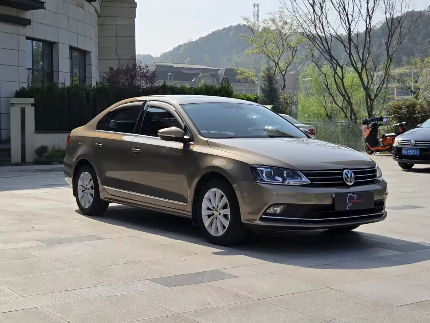 Volkswagen Sagitar 2015 230TSI Automatic Comfort фото 3