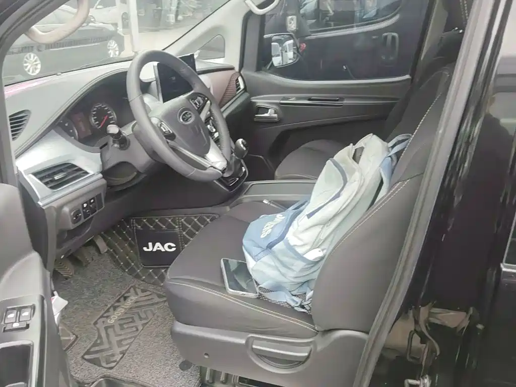 Photo 15 - JAC Refine M3