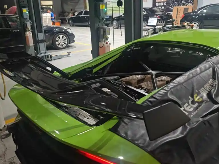 Фото 4 - Lamborghini Huracán