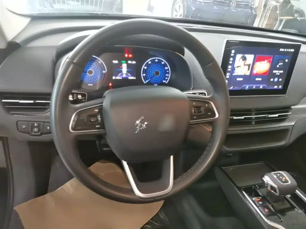 Hongqi E-QM5 2023 Facelift Basic Travel Edition фото 11