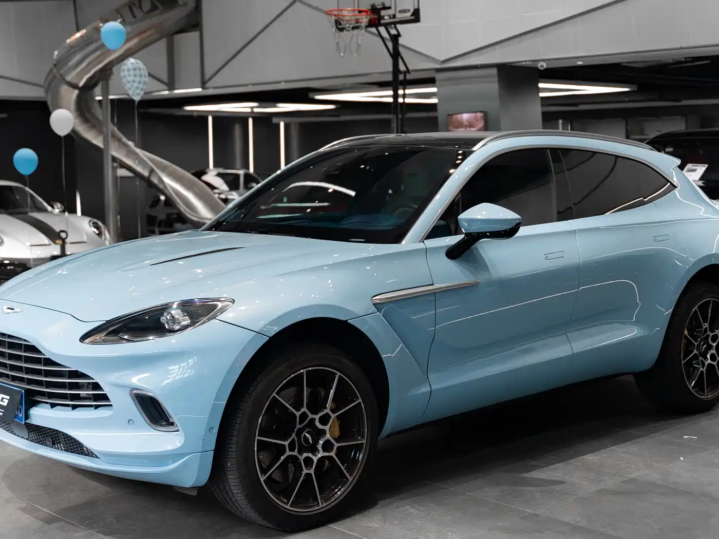 Aston Martin DBX 2021 2021 4.0T V8 Rhapsody Dance