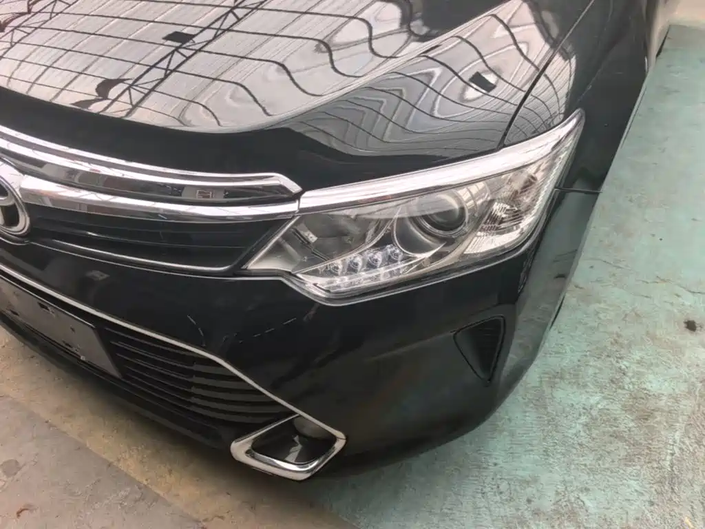 Фото 24 - Toyota Camry