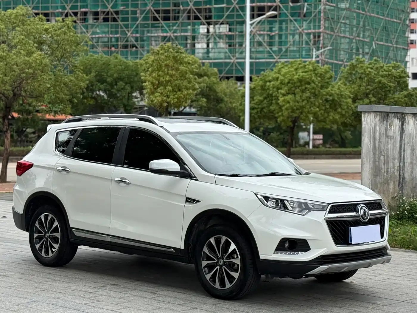 Dongfeng Fengdu MX5 2017 2016 2.0L Automatic Flagship Edition