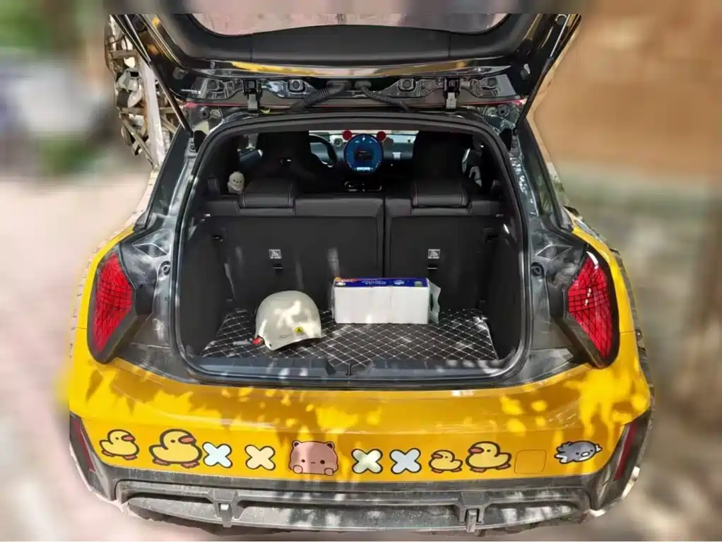 MINI Electric MINI JCW 2025 2025 JOHN COOPER WORKS