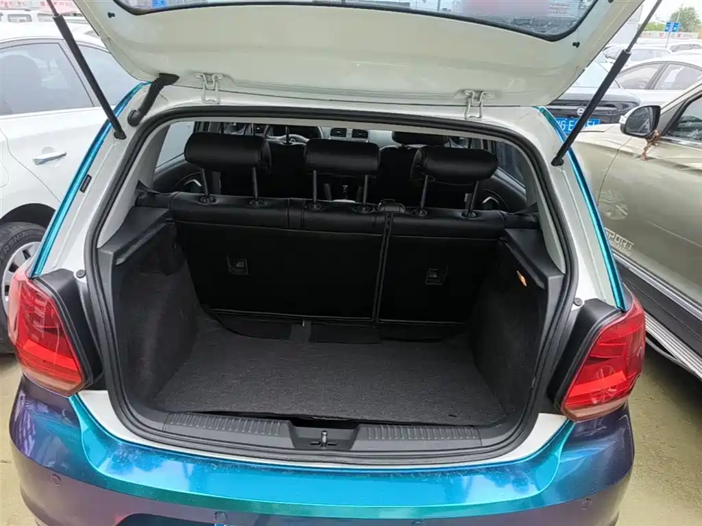 Volkswagen Polo 2016 1.4L Automatic Trend фото 19