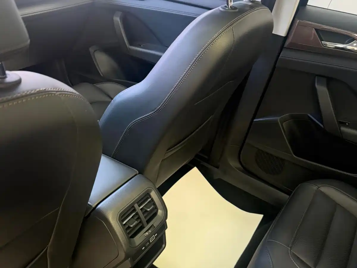 Volkswagen Tharu 2022 280TSI FWD Luxury Edition фото 17
