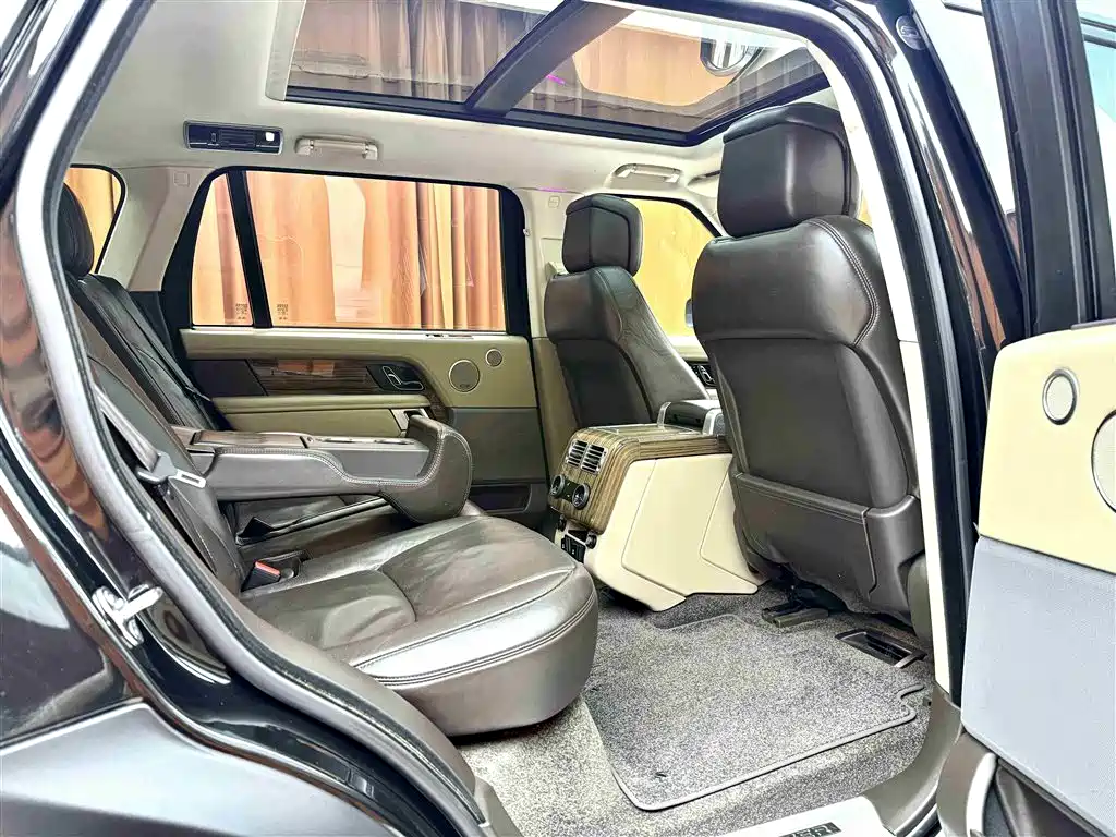 Land Rover Range Rover 2018 3.0 SC V6 Vogue SE Genesis Extended Edition фото 8