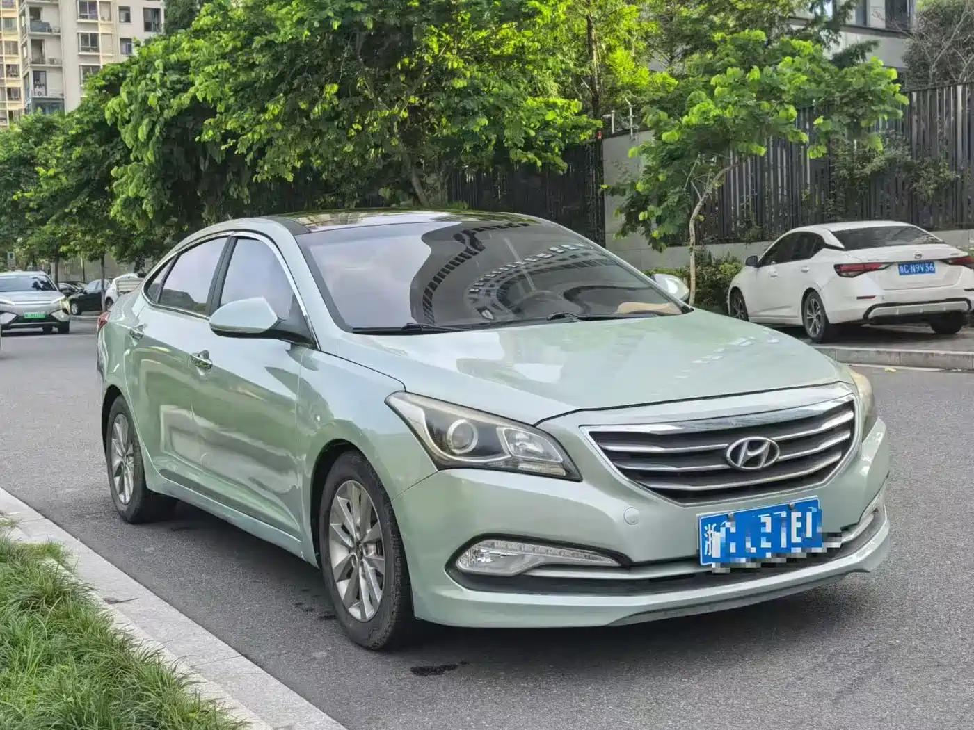 Фото 3 - Hyundai Mistra