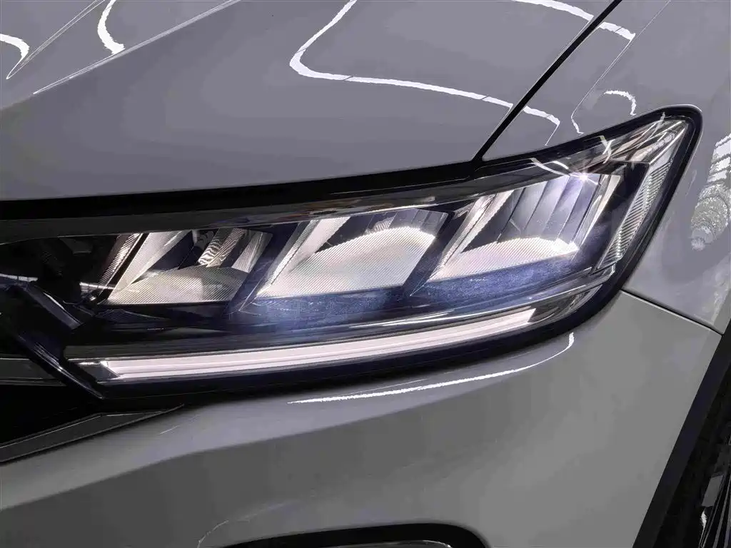 VOLKSWAGEN T-ROC EXPLORING SONGS