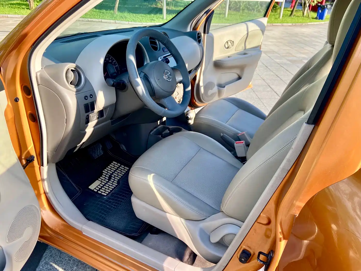 Nissan March 2011 2010 1.5L Automatic Easy Shine Edition
