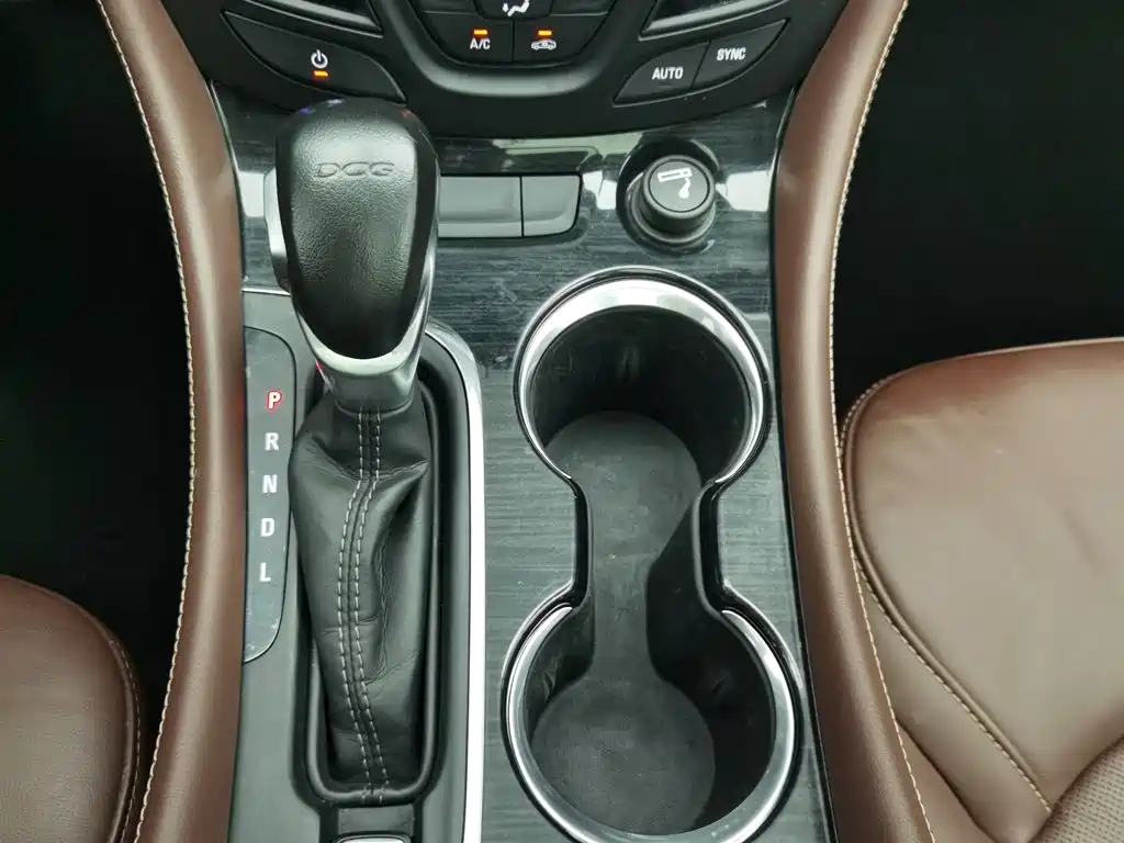 Фото 13 - Buick Envision Plus