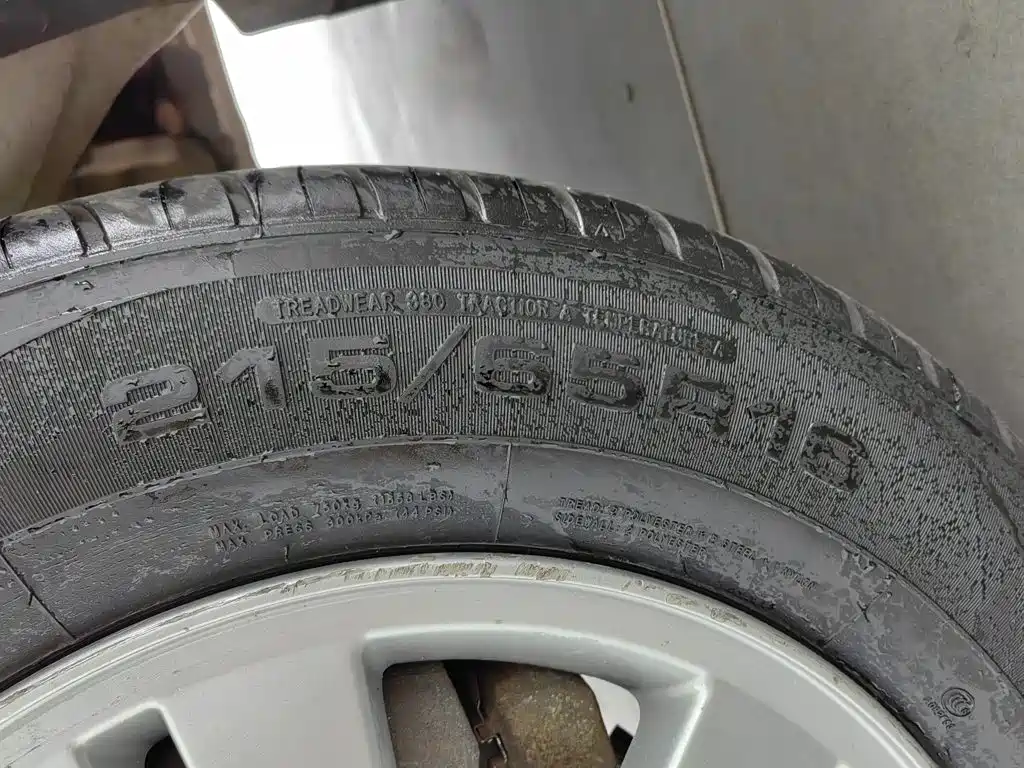 Dongfeng Fengxing Fengxing CM7 2015 2014 2.4L Manual Business Edition