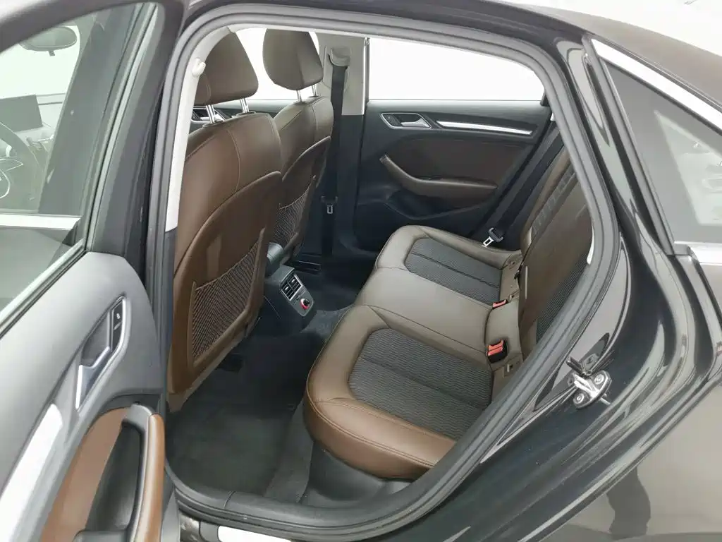 Audi A3 (Import) 2014 2014 Limousine 40 TFSI S line Comfort