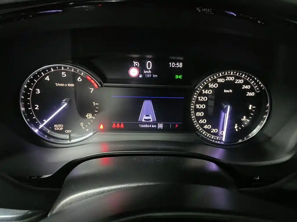 Photo 4 - Cadillac XT5