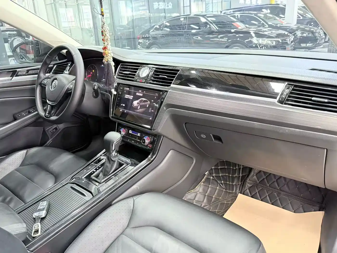 Volkswagen Phideon 2018 Facelift 380TSI FWD Business фото 3