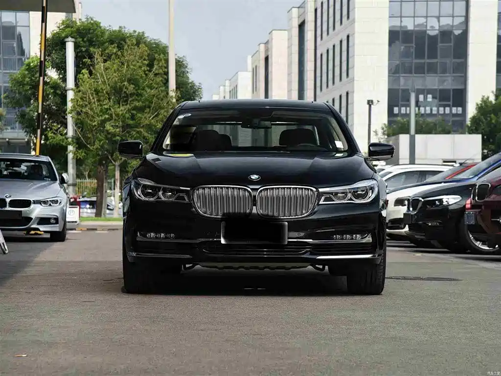 BMW 7 Series 2018 740Li Leading Type Excellence Package фото 2