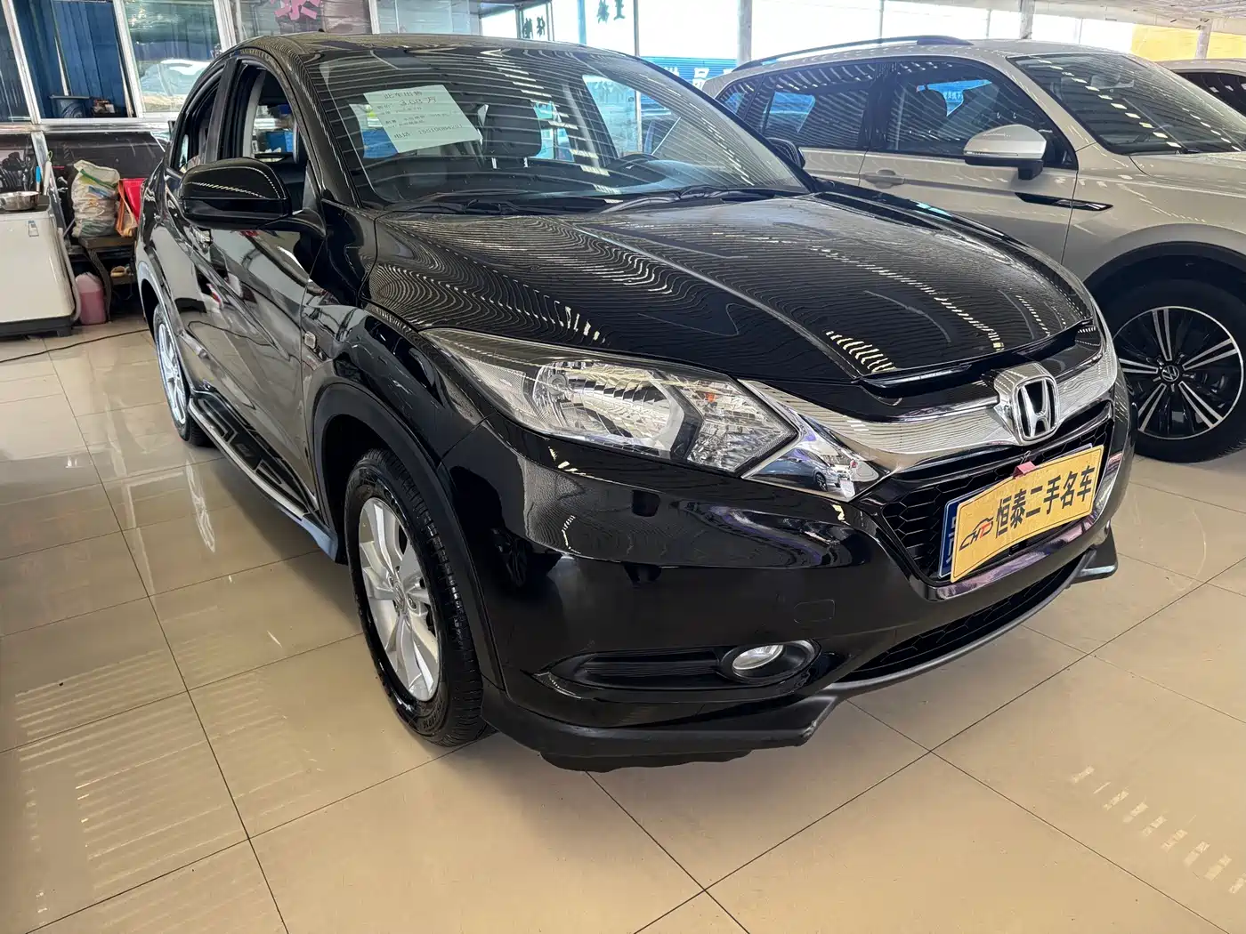 Фото 3 - Honda Vezel