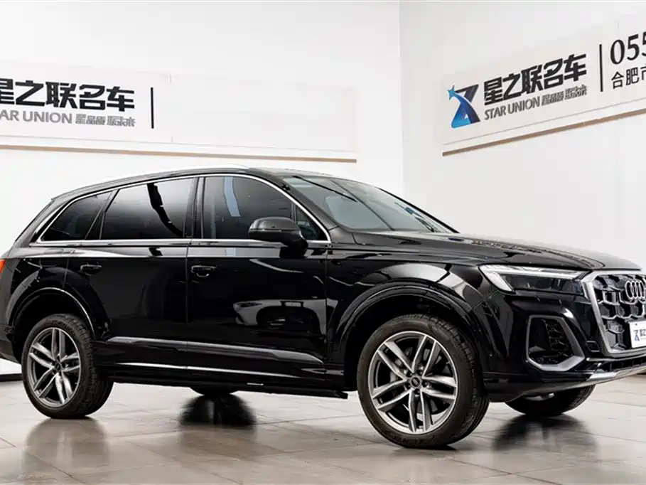 Audi Q7 2025 55 TFSI quattro S line Sport фото 4