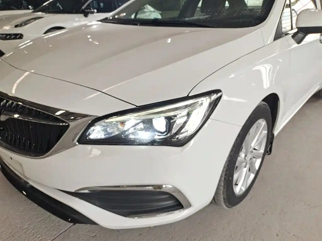 Buick Verano 2019 Sedan 15S Auto Leading фото 24