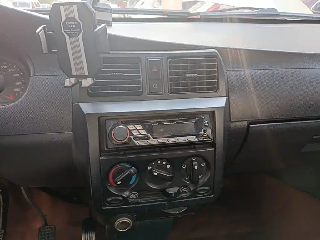 Wuling Motors Wuling Rongguang 2014 2012 1.2L Extended Base Model LJY