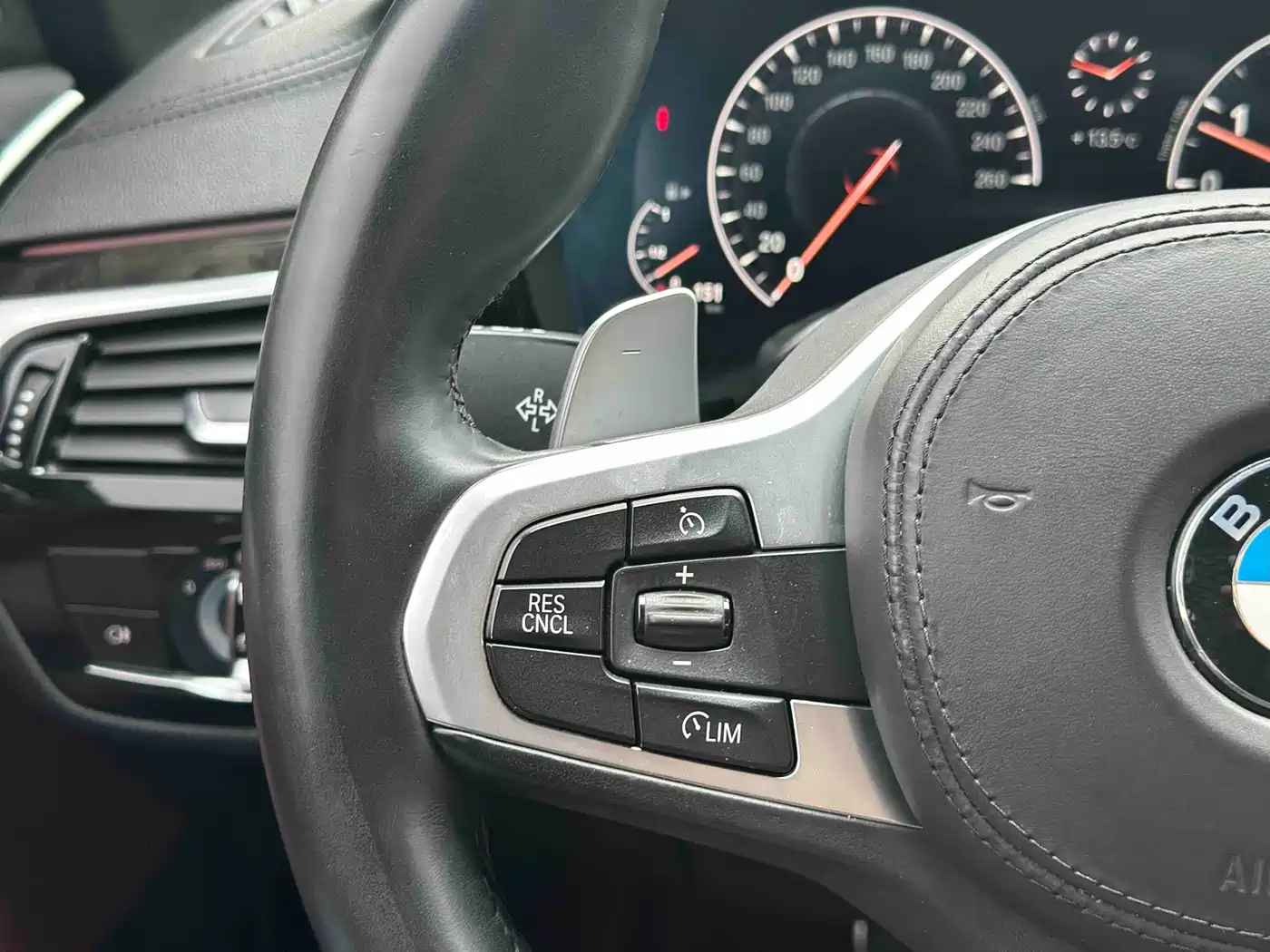 BMW 5 Series 2019 Facelift 530Li Leading M Sport Package фото 9