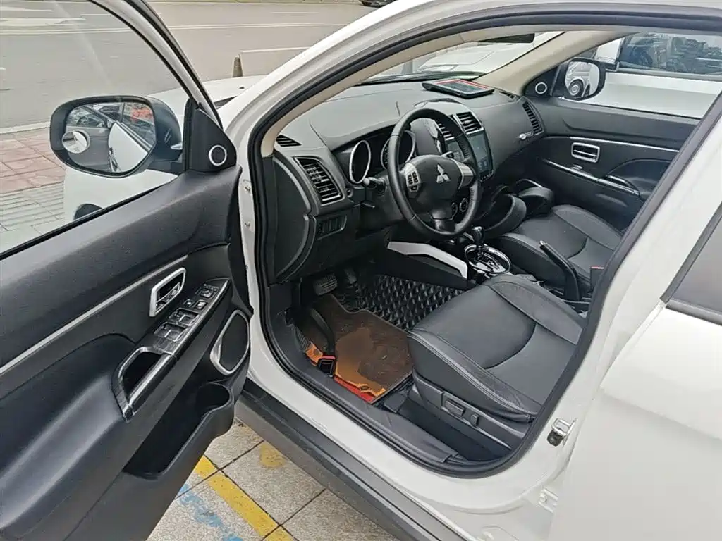 Mitsubishi ASX 2018 2.0L CVT 2WD Premium фото 16