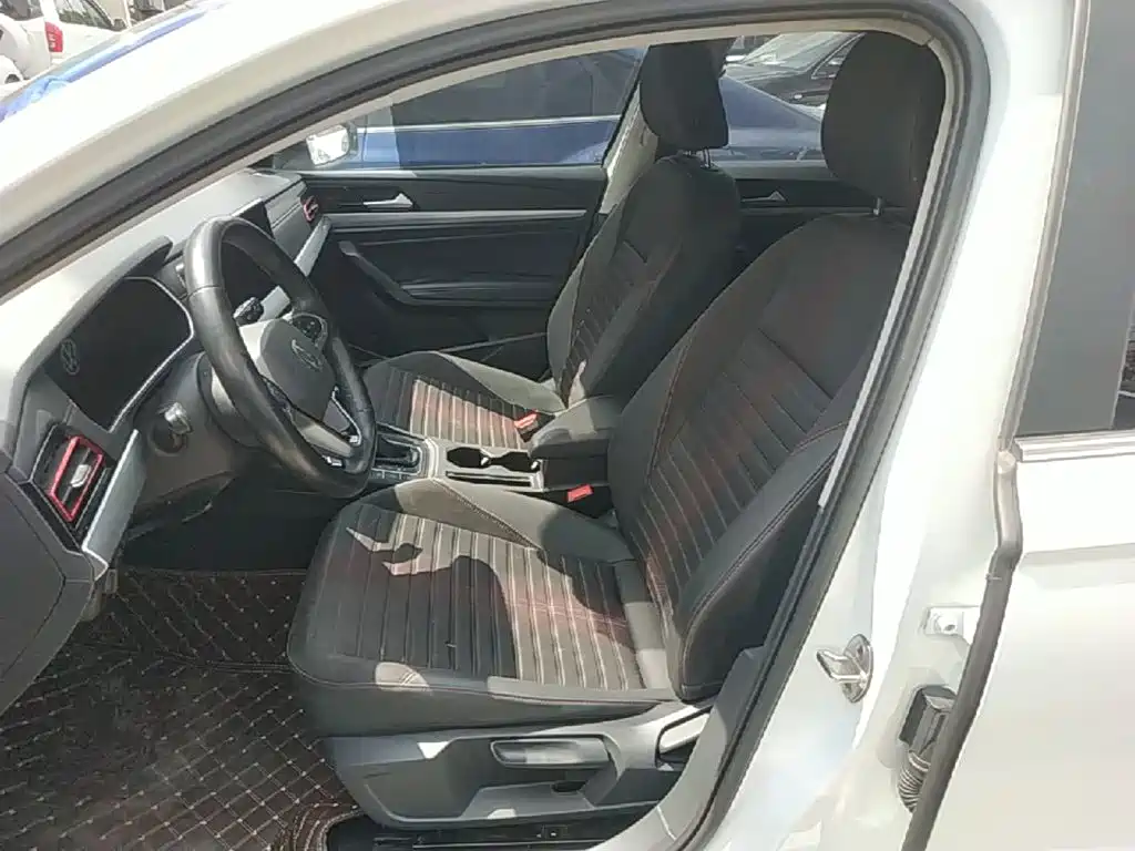 Фото 15 - Volkswagen Lavida