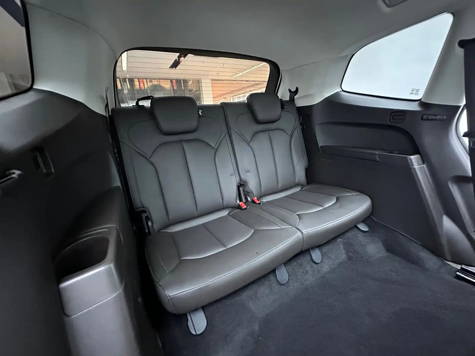 Фото 25 - Roewe RX8