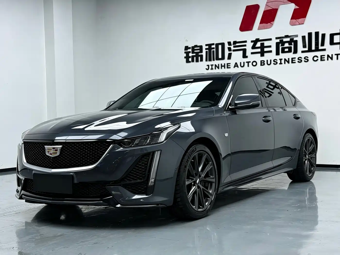 Фото 1 - Cadillac CT5