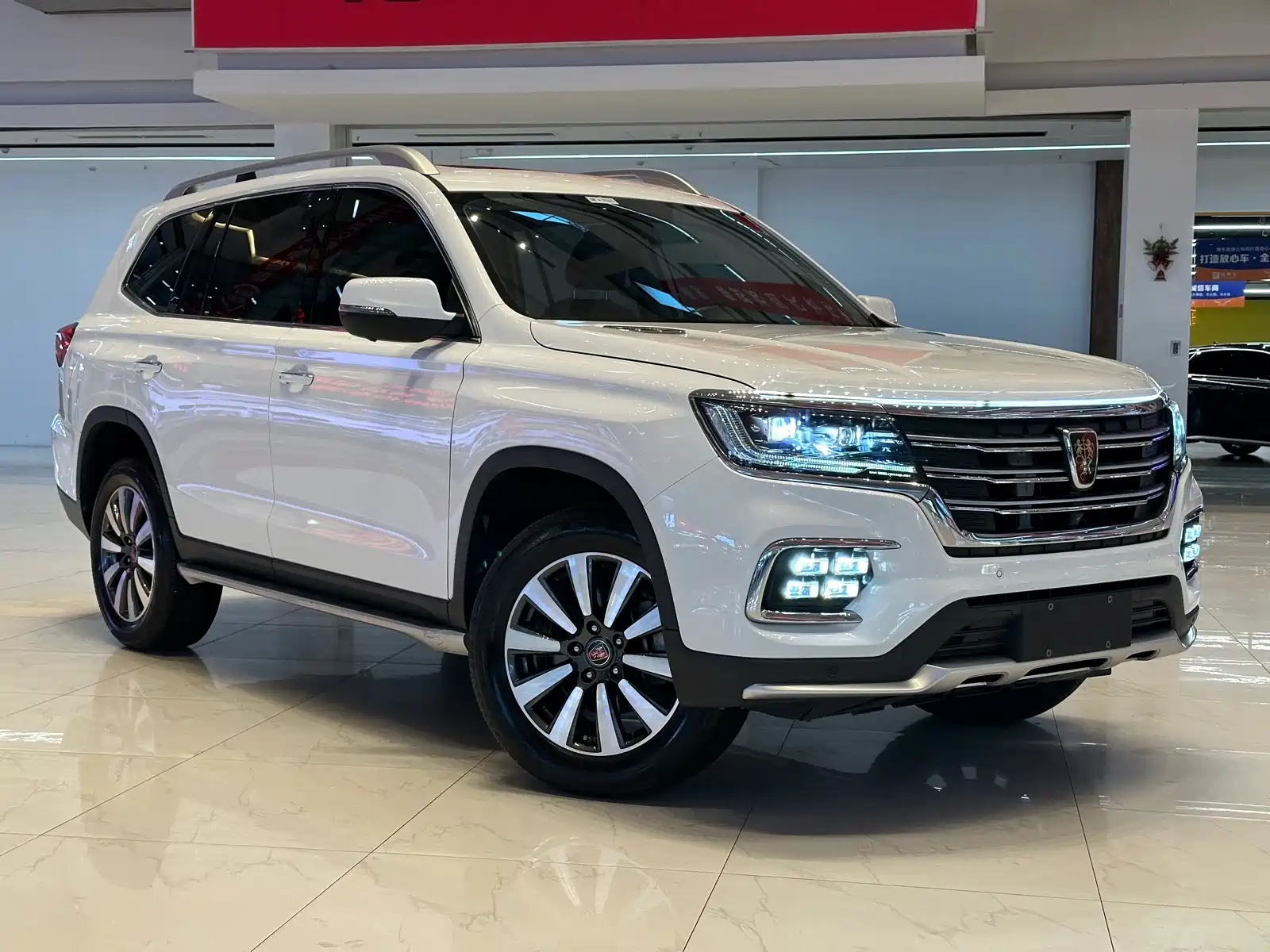 Фото 3 - Roewe RX8