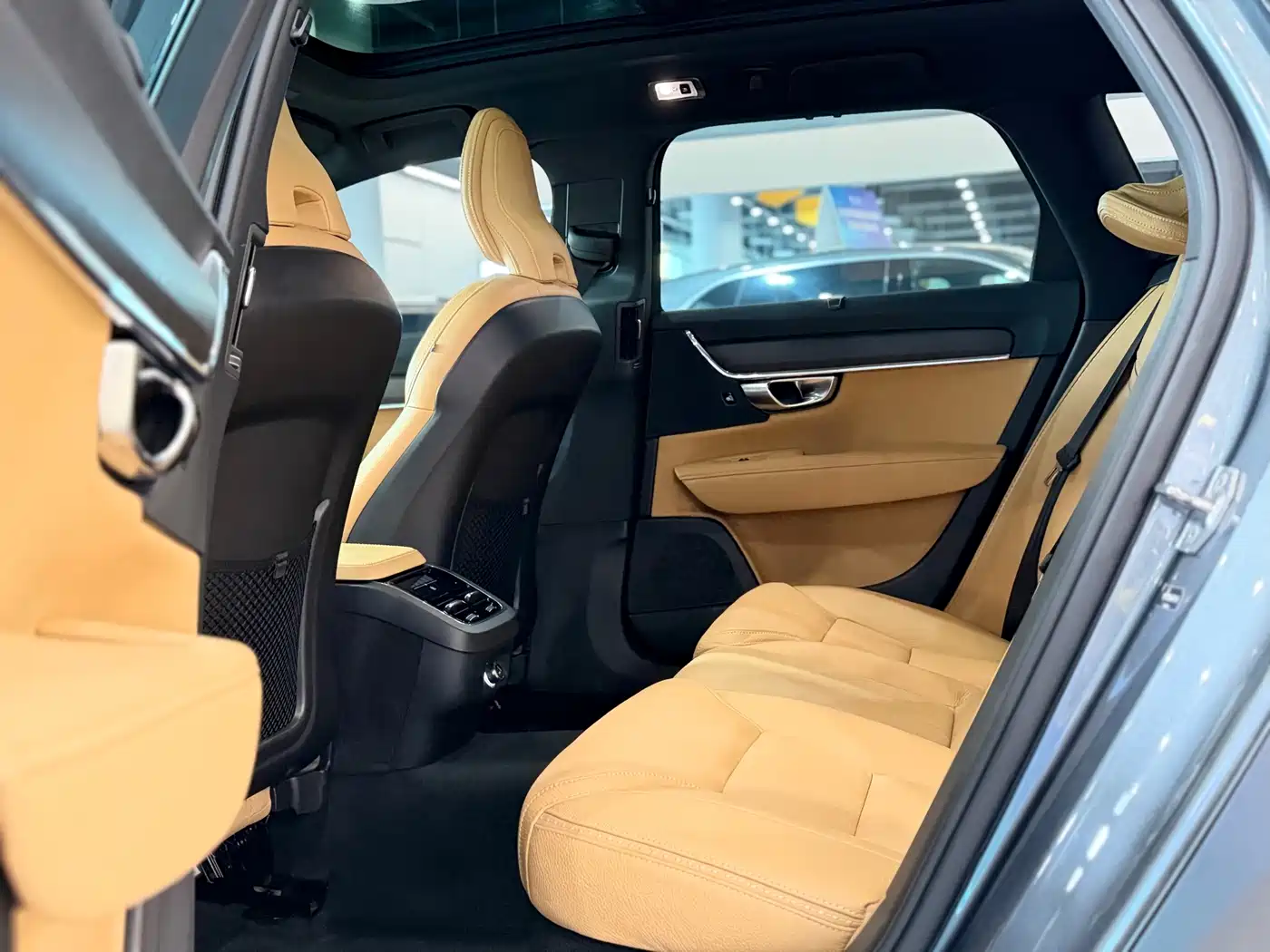 Volvo V90 2019 2019 Cross Country T5 AWD Intelligent Distance China VI