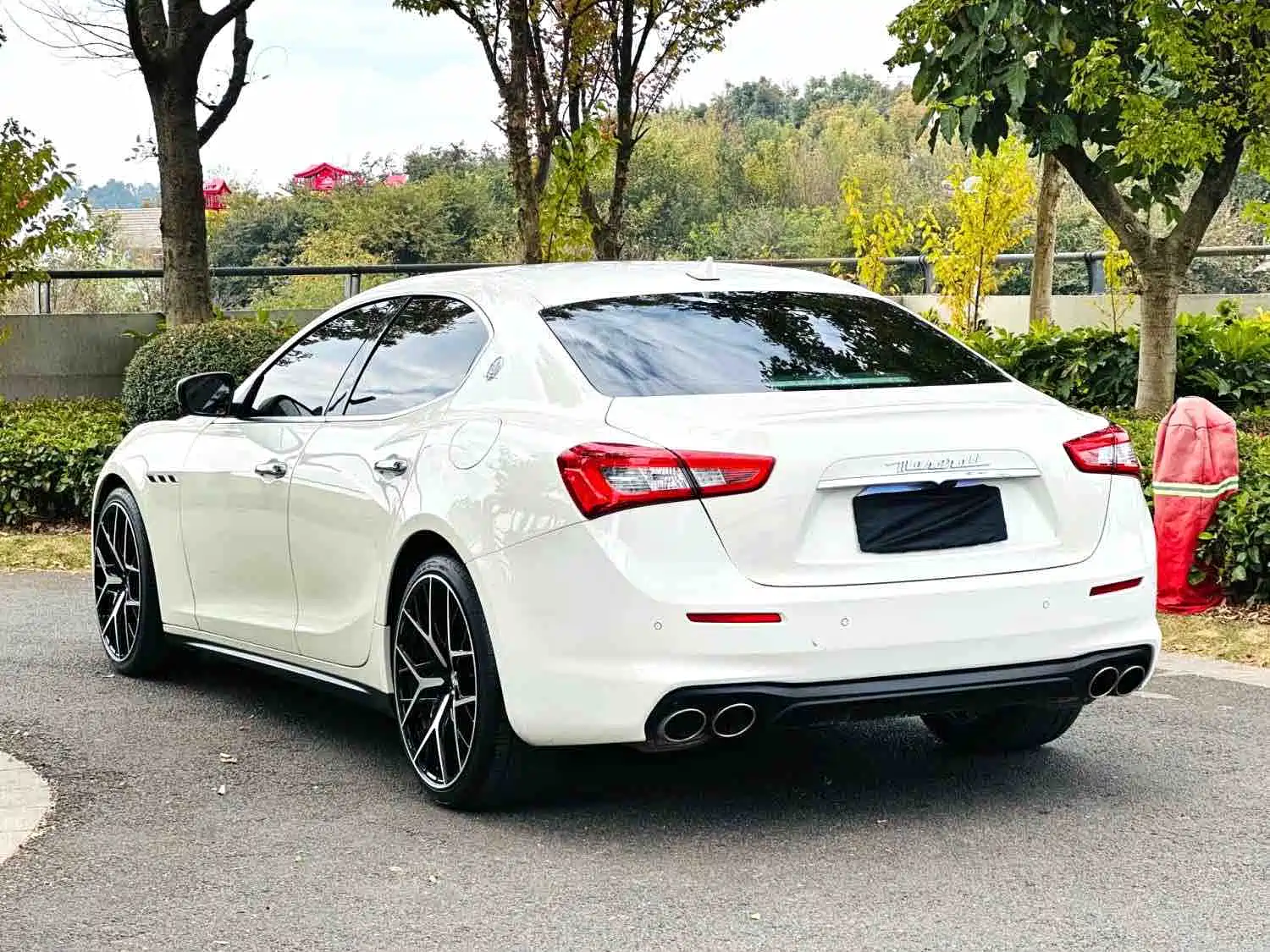 Photo 11 - Maserati Ghibli
