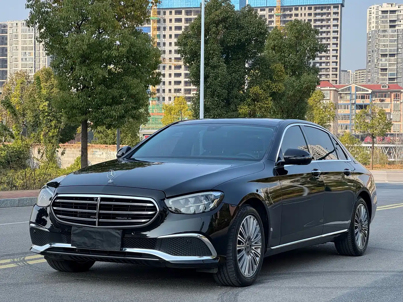Mercedes-Benz E-Class 2023 E 300 L Fashion фото 2