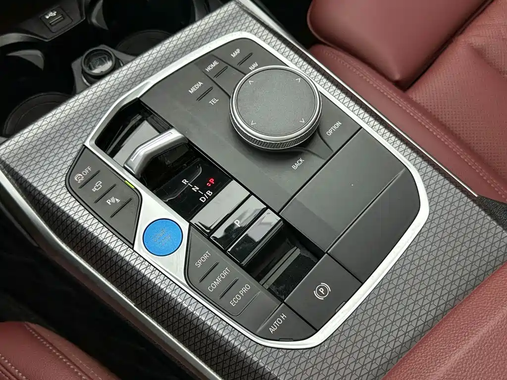 Фото 17 - BMW i3