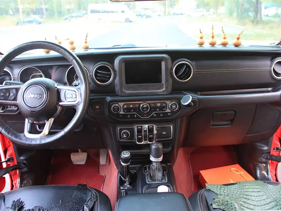 Фото 6 - Jeep Wrangler