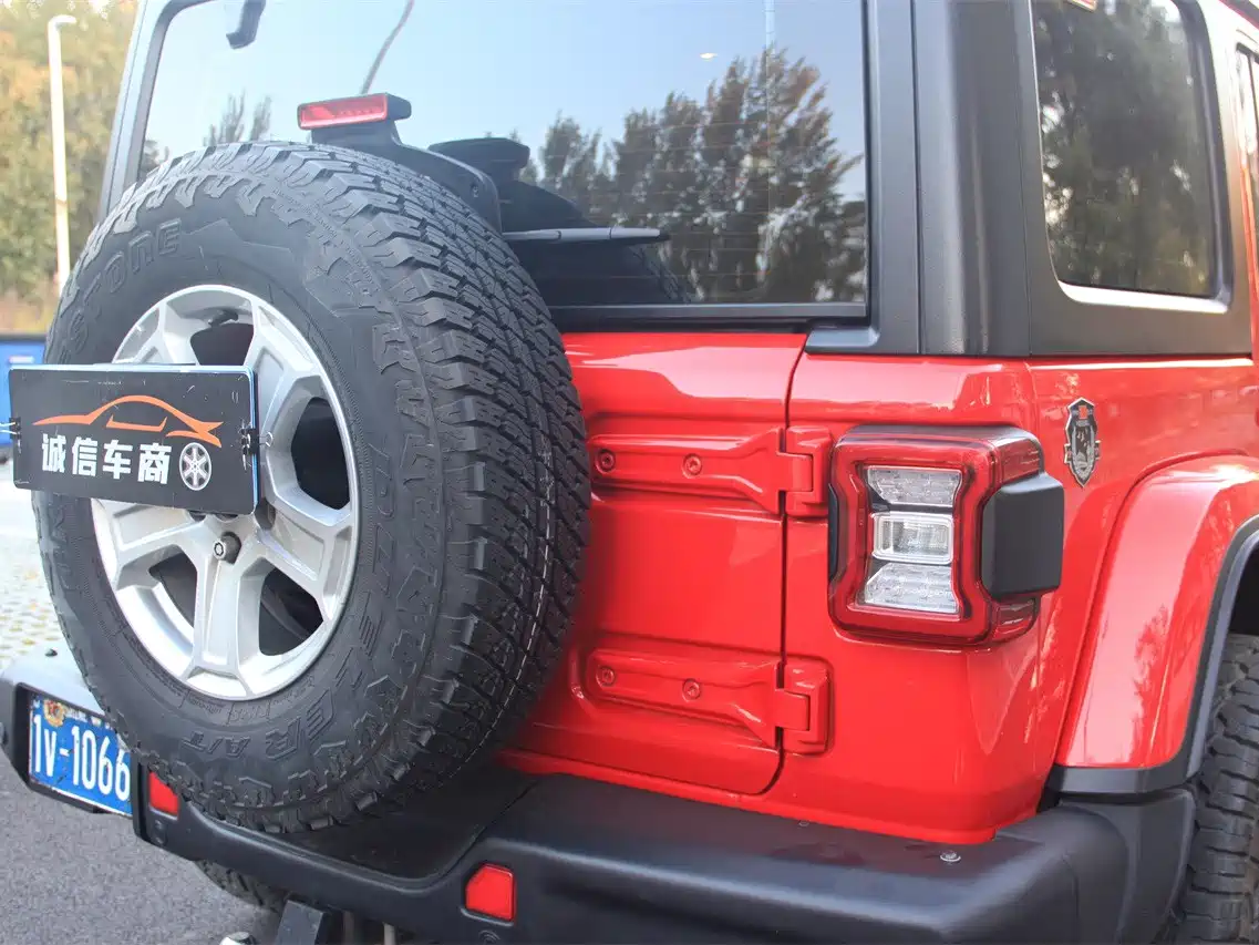 Фото 14 - Jeep Wrangler