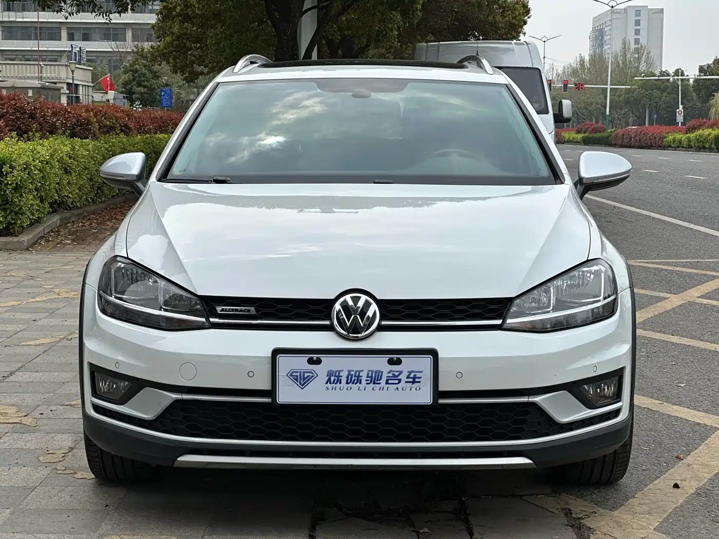 Volkswagen Golf (Import) 2019 1.8TSI Wagon фото 2