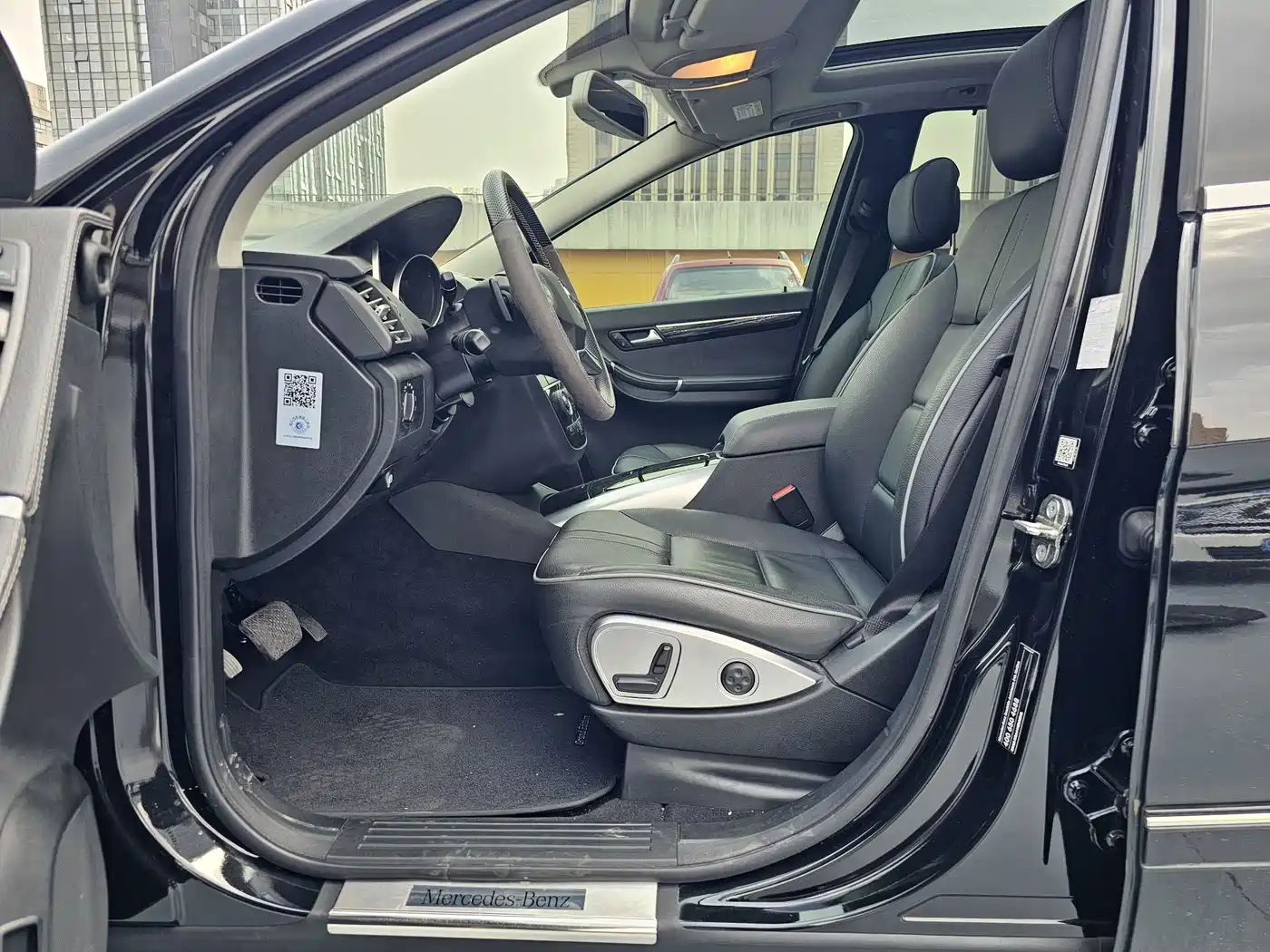 Mercedes-Benz R-Class 2017 R 320 4MATIC Business Collector's Edition фото 9