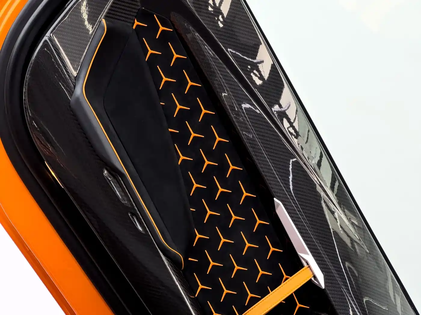 Lamborghini Aventador 2011 LP 700-4 фото 15