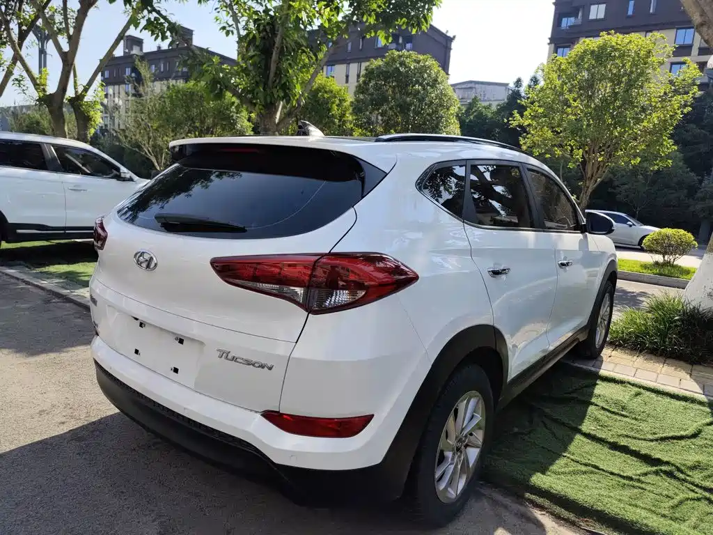 Фото 8 - Hyundai Tucson