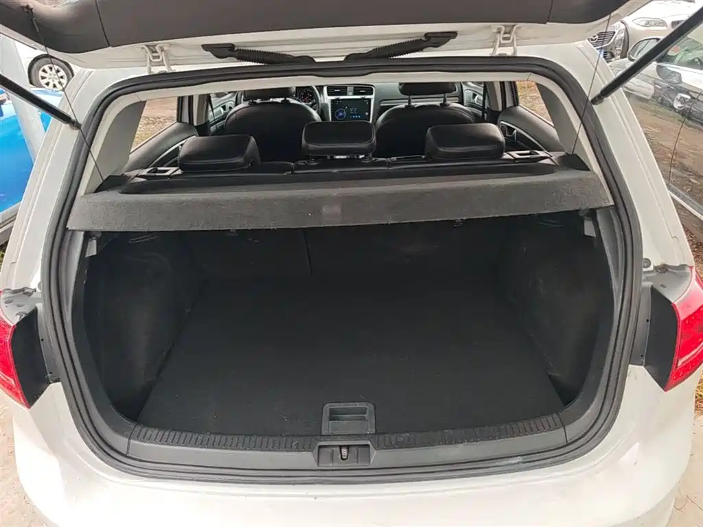 Volkswagen Golf 2016 230TSI Automatic Luxury фото 19