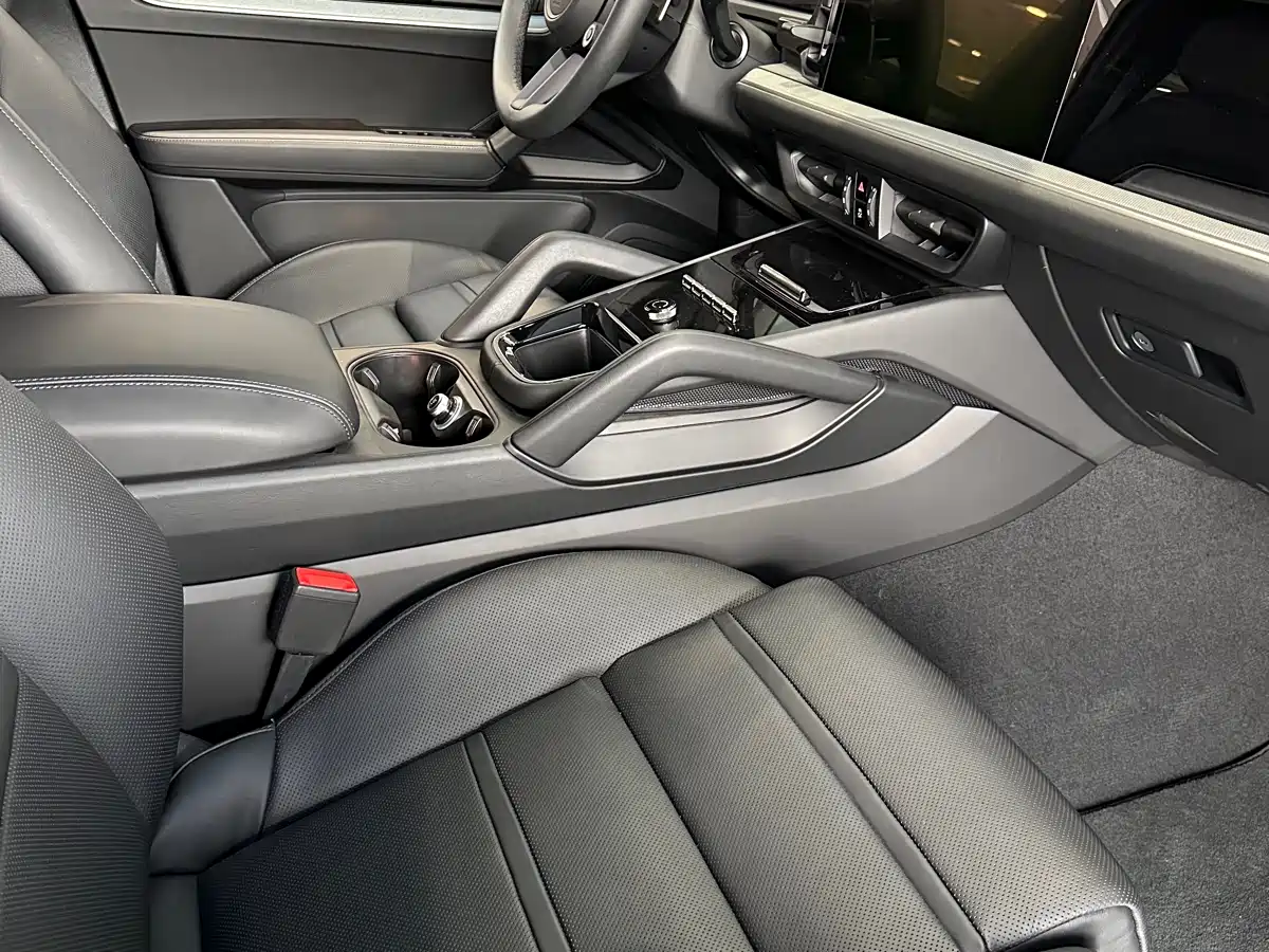 Porsche Cayenne 2025 Cayenne 3.0T Dream Chaser Edition фото 3